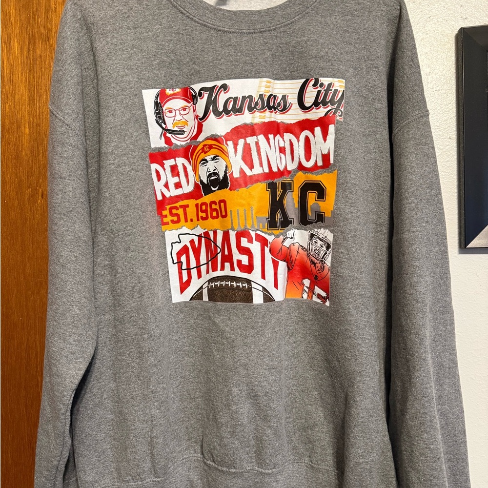 Gildan Gray Kansas City Red Kingdom Graphic Crewneck